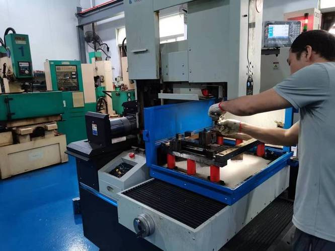 塑胶模具源头工厂 洁净生产车间 精密模具制造 模具注塑加工